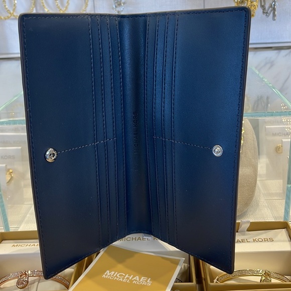Michael Kors Reed Large Bifold Pebbled Leather Snap Wallet Card Case
Navy
NWT - Picture 15 of 16